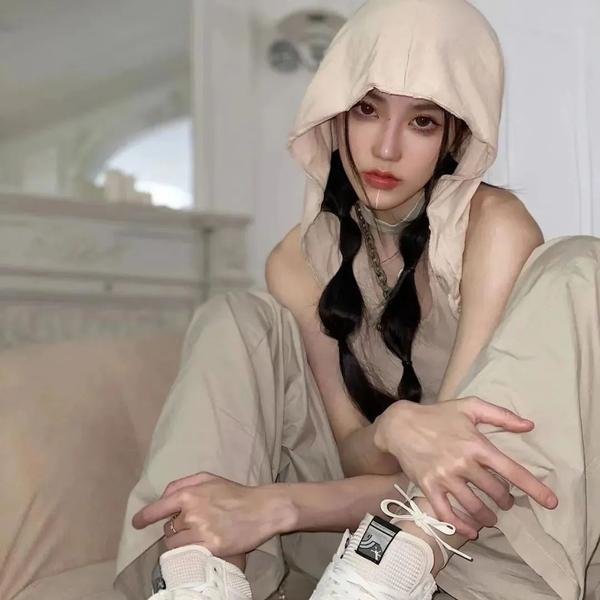 《红颜的岁月》封面